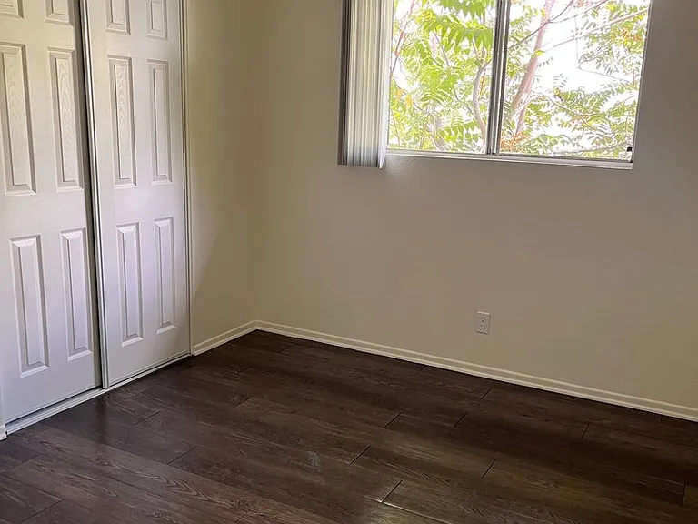 5910 Warren St — Photo 13