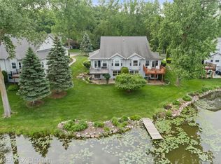 2336 Swans Cv #7, Fenton, MI 48430