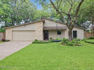 108 Lynne Therese Cir, Ocean Springs, MS 39564