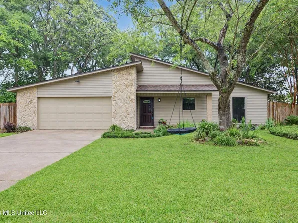 108 Lynne Therese Cir, Ocean Springs, MS 39564