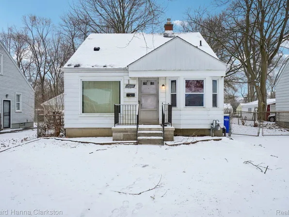 17330 Five Points St, Detroit, MI 48240
