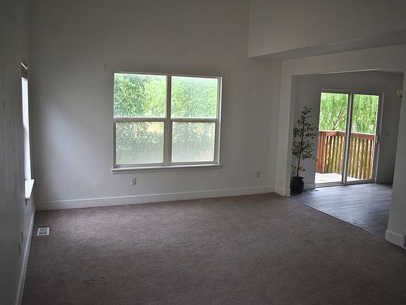 4th image of 3327 E Windhover Rd
