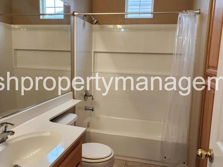 548 Navigator Dr — Photo 11