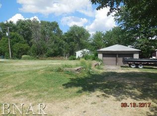 104 Woodford St, Gridley, IL 61744