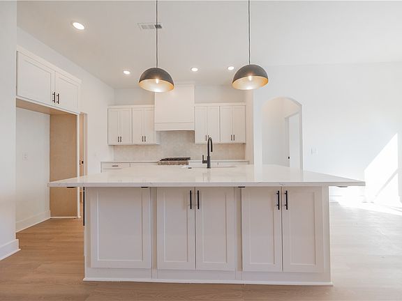 4th image of 2801 W Rutledge Ln