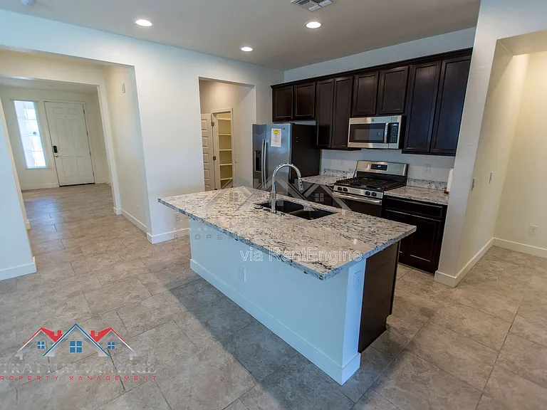 16264 W Canterbury Dr — Photo 18