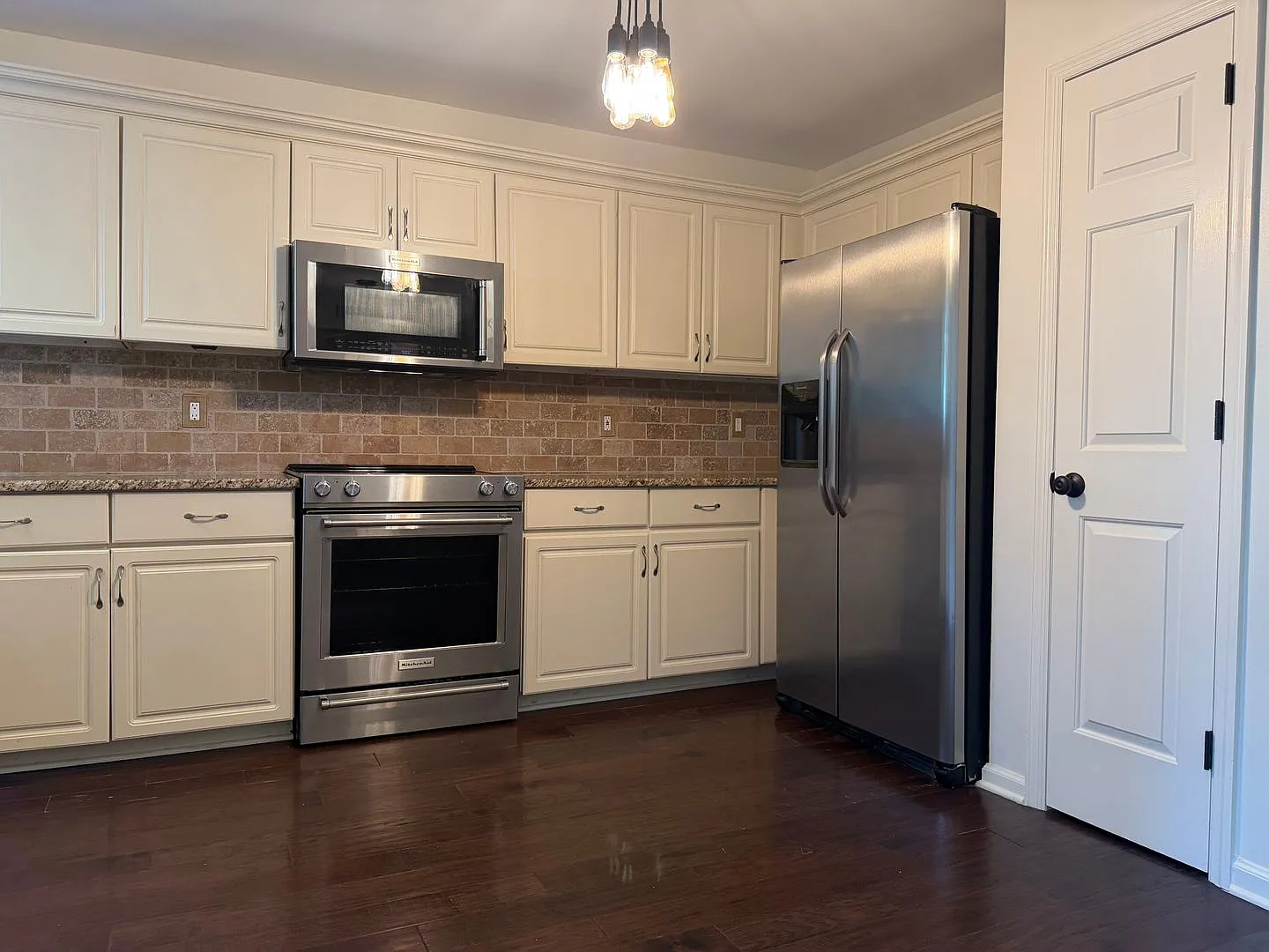 Great 3BR in Fieldstone Farms — Photo 4