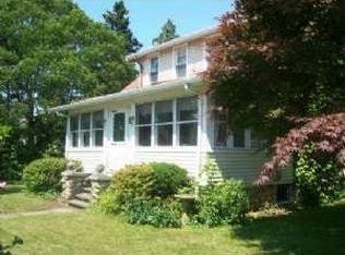 331 Sconticut Neck Rd, Fairhaven, MA 02719