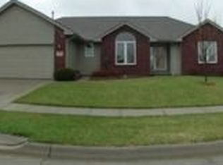 1055 N 14th St, Blair, NE 68008