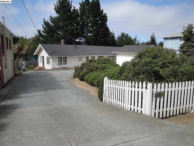 1st image of 6939 Macarthur Blvd