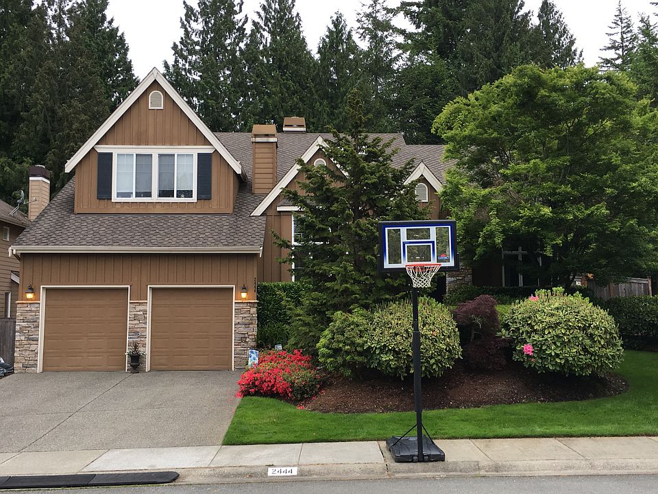 2nd image of 2444 206th Pl NE