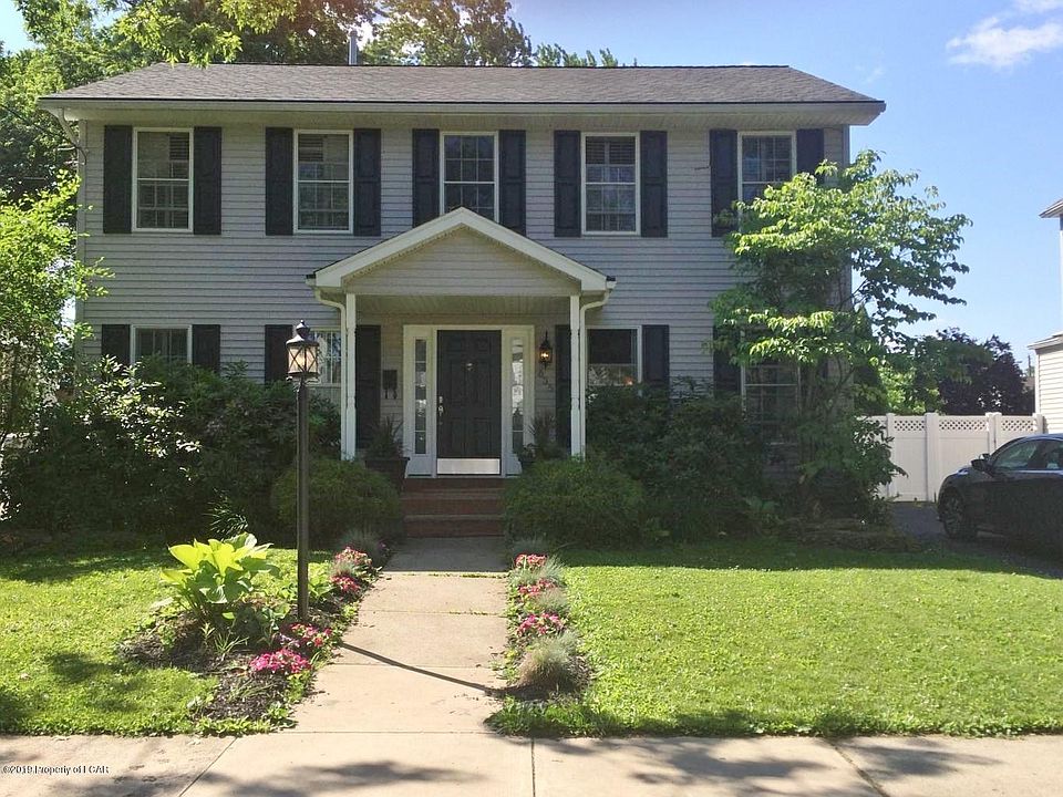 635 Meadowland Ave, Kingston