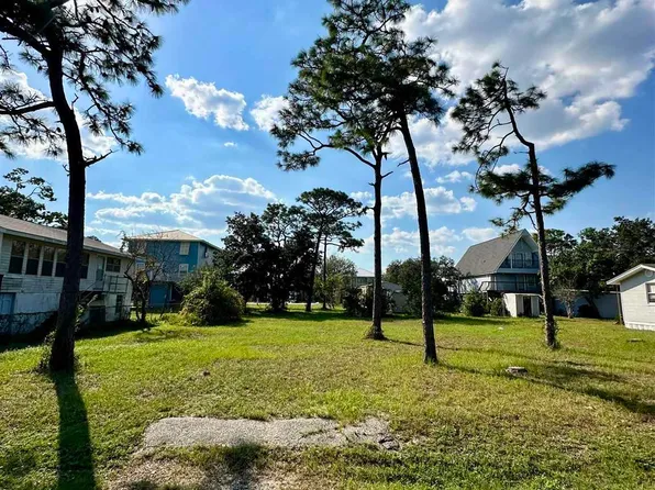 Armadillo Ave, Orange Beach, AL 36561