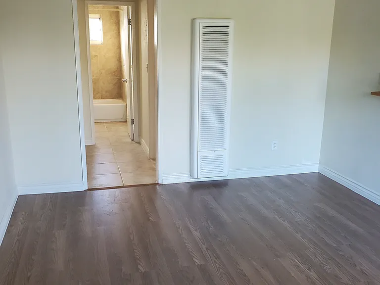 2406 W Commonwealth Ave — Photo 12