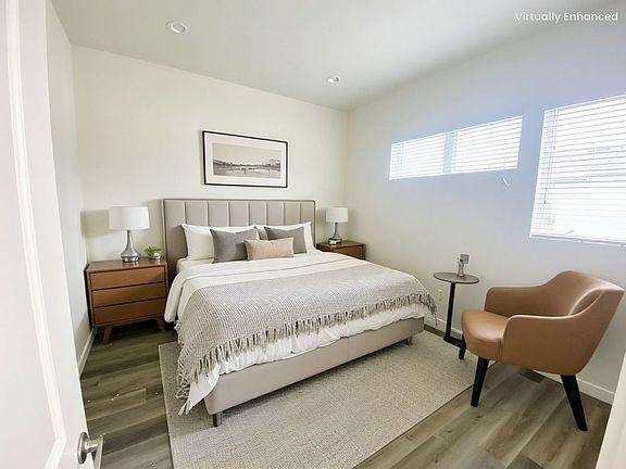 3rd image of 2409 1/2 S Ridgeley Dr #2407