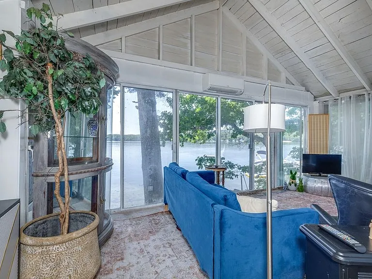 8 Frost Rd — Photo 14