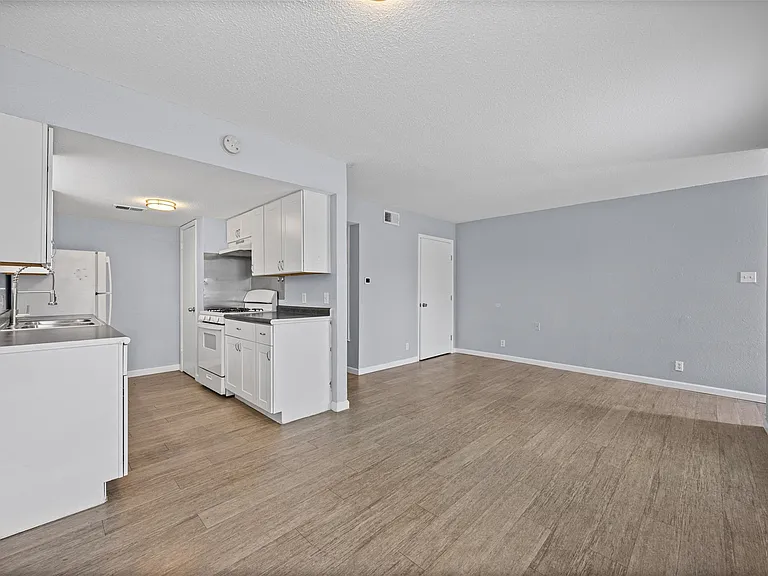 2615 Ektom Dr #A — Photo 9