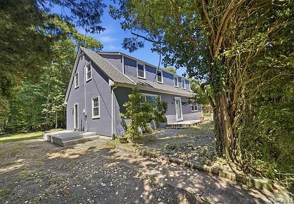 2nd image of 458 N Magee Street
