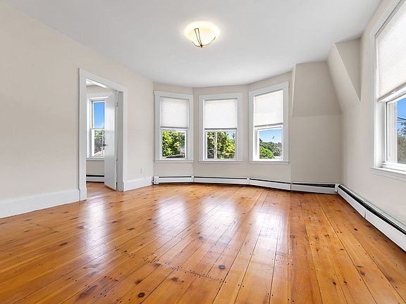 2nd image of 730 Hale St APT 3L