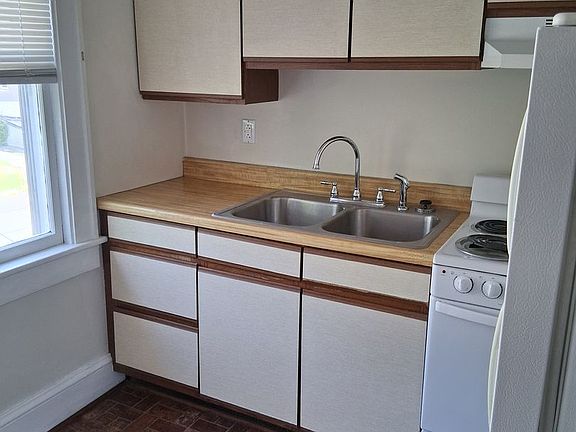 4th image of 713 Lincoln St #B