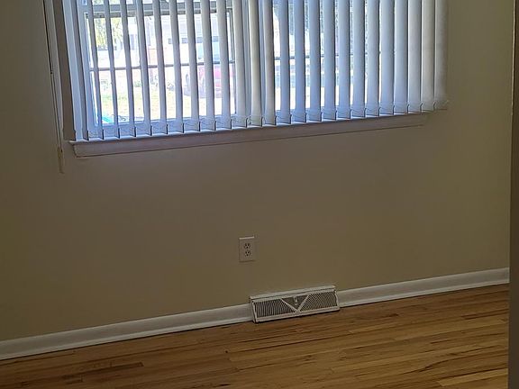 4th image of 328 Bradley Rd