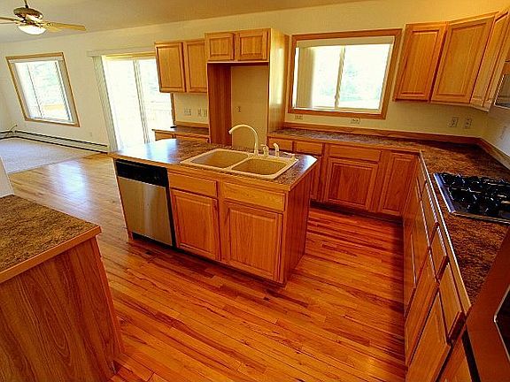 3rd image of 1160 Sleepy Hollow Dr