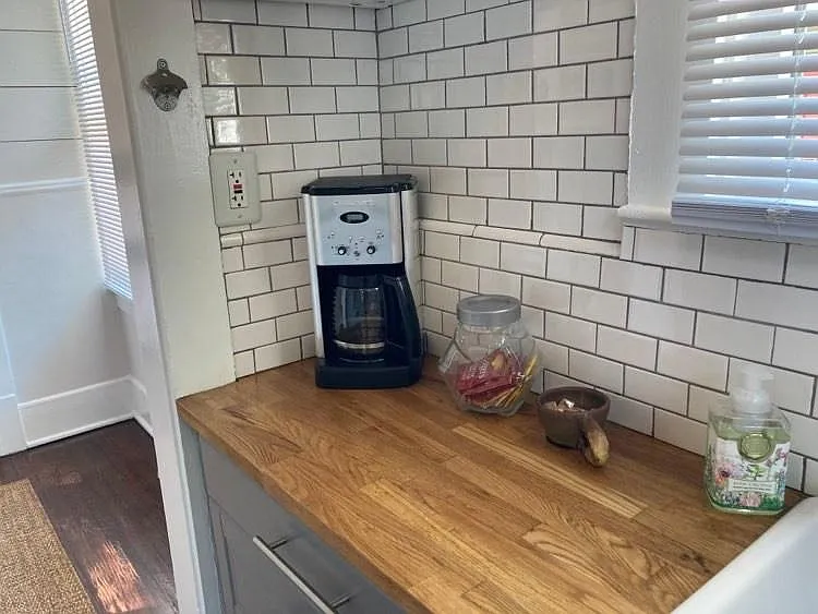 5931 Worth St — Photo 24