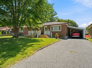 210 Union St, Greater Napanee, ON K7R 2W6