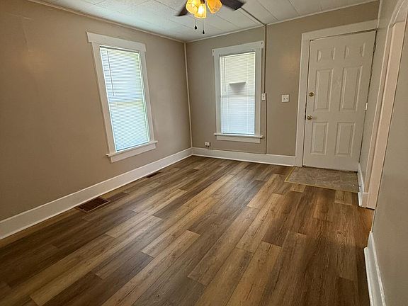 4th image of 913 N Wesley St