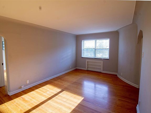 3rd image of 5835 Lindenwood Ave APT 2S