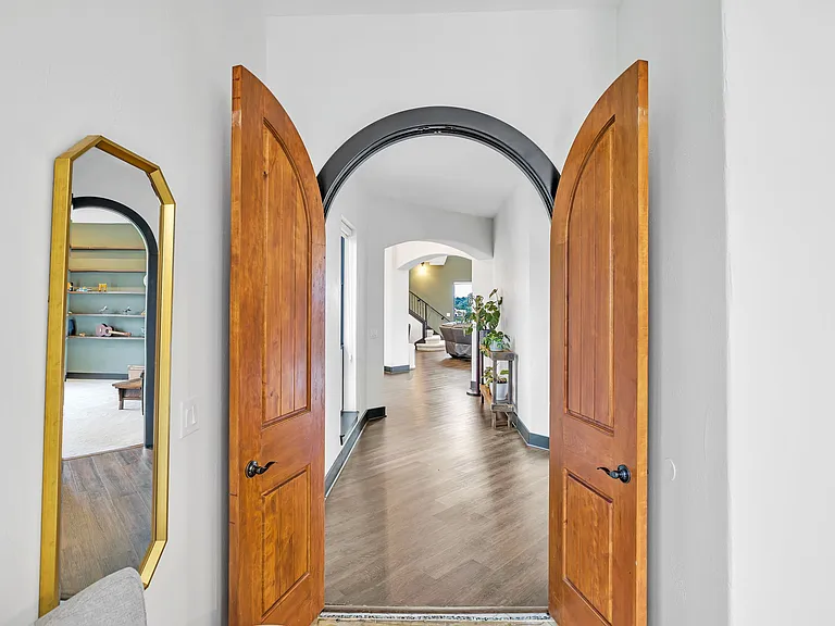 411 Cielo Cir — Photo 52
