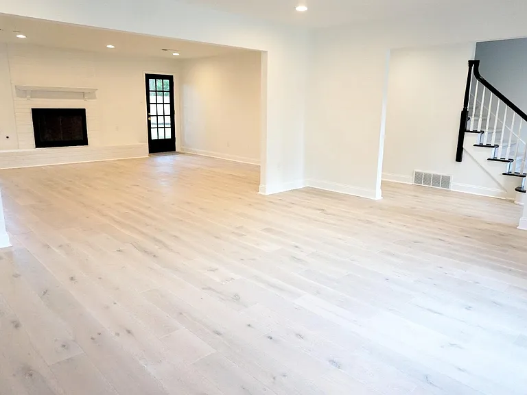 5587 Ashley Sq S — Photo 18