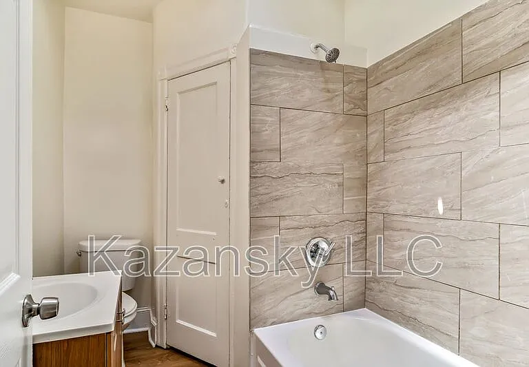 4808 N Franklin St — Photo 10
