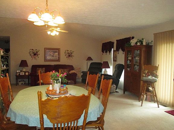 5th image of 103 Aaron Dr
