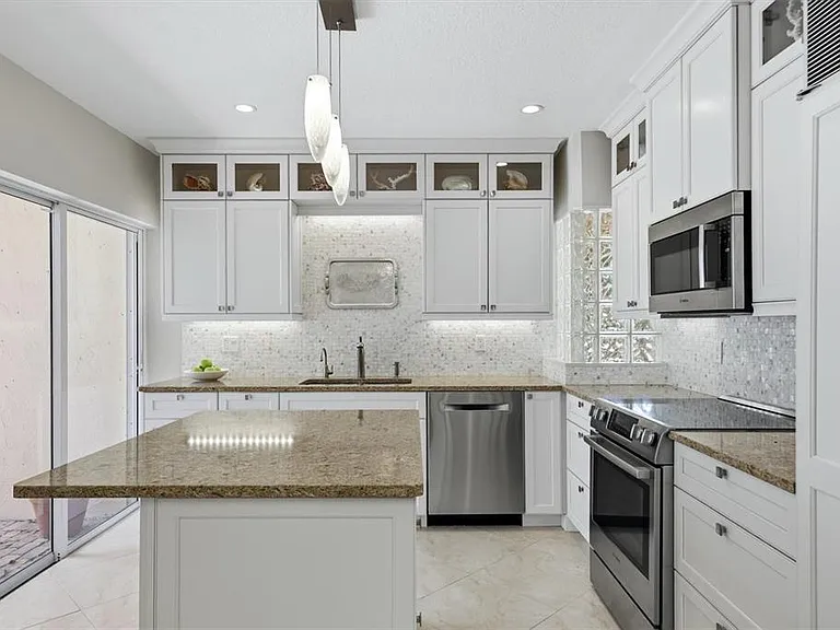 200 Cocoanut Ave #5 — Photo 18