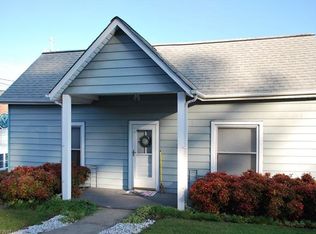 423 Charles St, Clyde, NC 28721