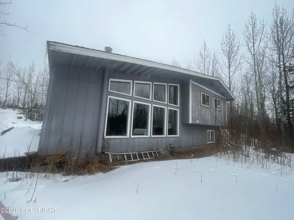 1300 E Mulchatna Dr, Wasilla, AK 99654