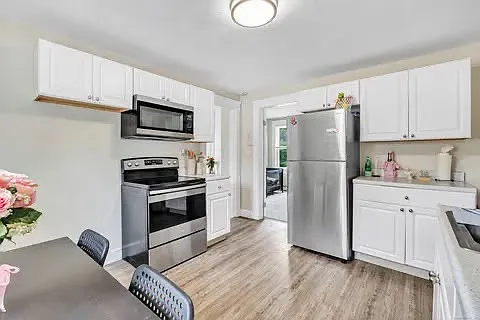 2 bed, 750 sqft, $1,900 — Photo 4