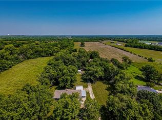 704 SE 30th St, Oak Grove, MO 64075