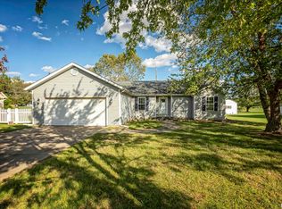 5875 Winterset Dr, Carterville, IL 62918