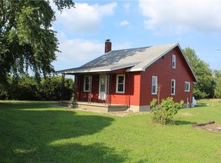 3704 N 1625th St, Paris, IL 61944