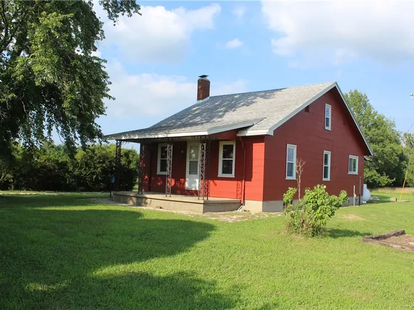 3704 N 1625th St, Paris, IL 61944