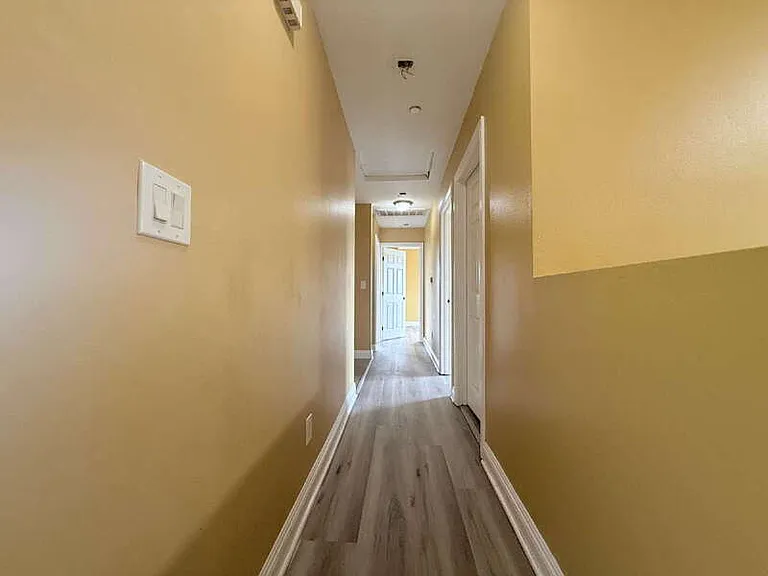 9011 Orchard Ave — Photo 10