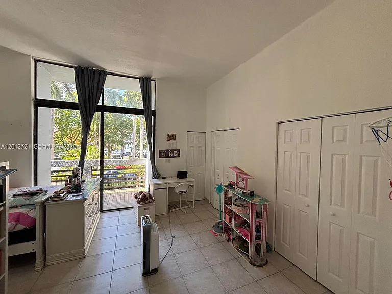 3003 NE 183rd Ln #0 — Photo 9