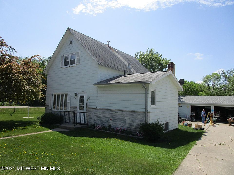 1st image of 2060 2nd St