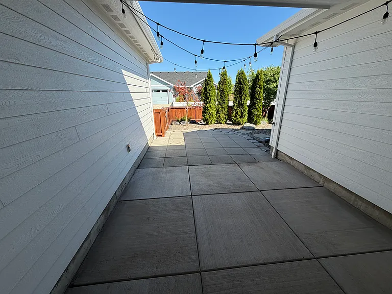 410 Castle Rock Dr — Photo 13