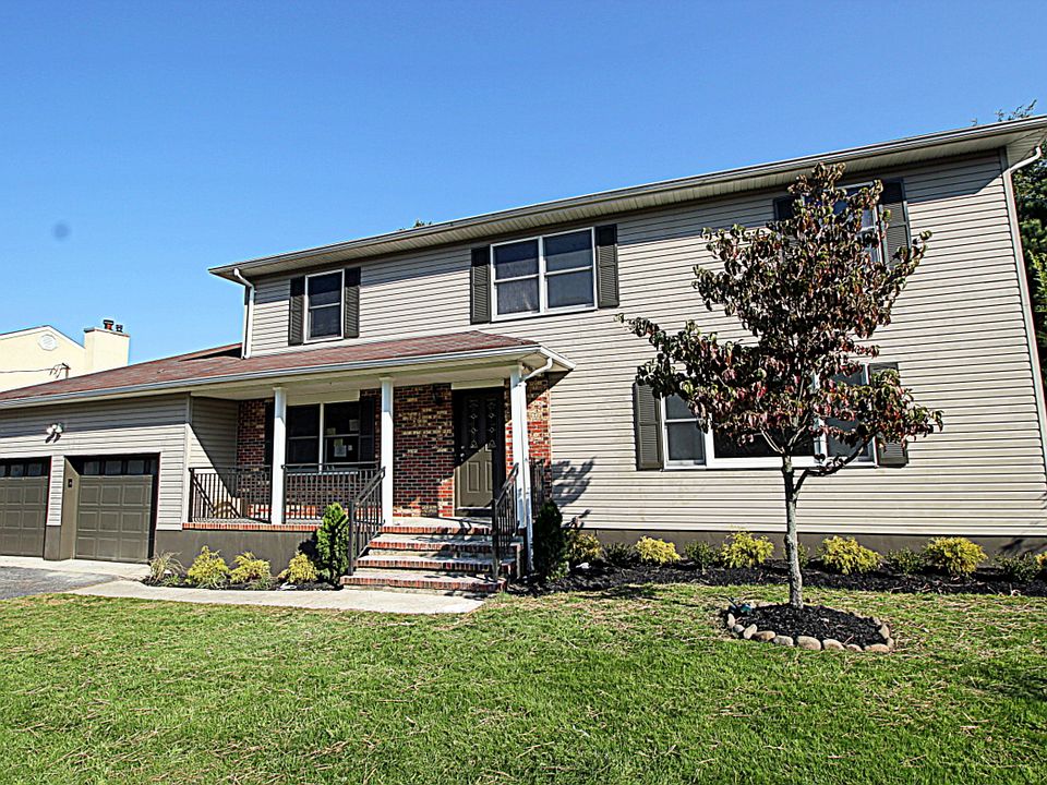 1.36 Acre Remodeled Colonial