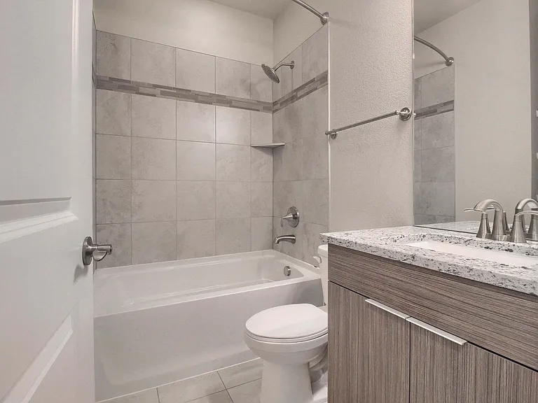 1641 King St — Photo 27