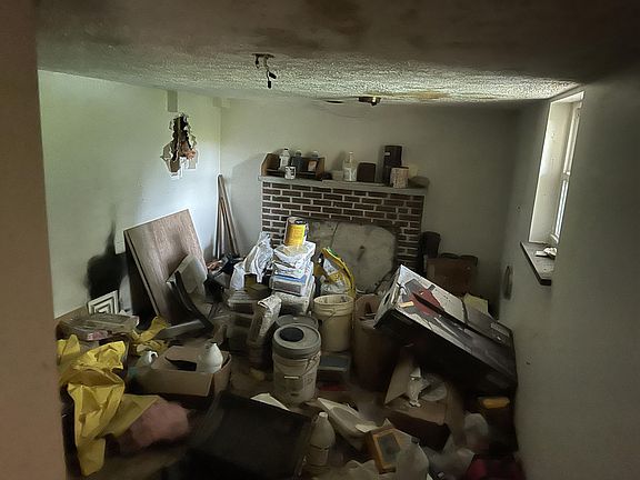2nd image of 1036 Diana Ct