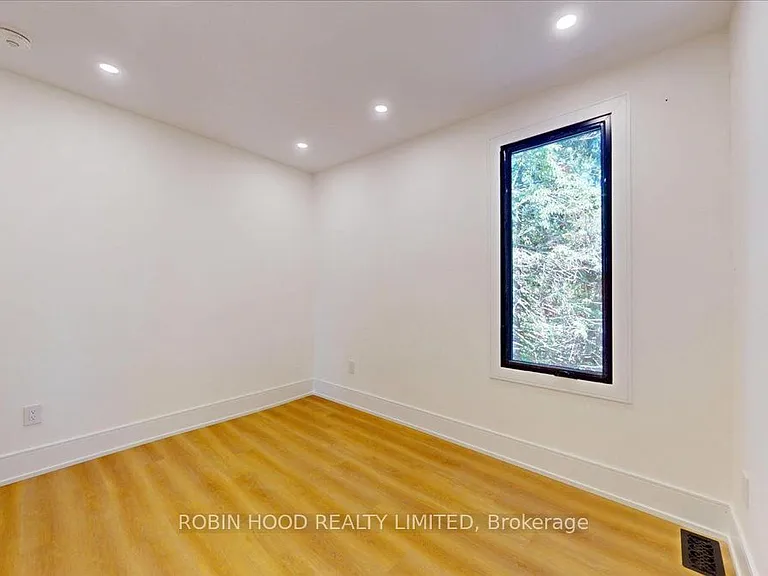 239 Christie St #2 — Photo 8